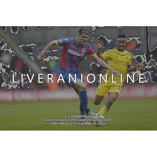 Crystal Palace\'s Martin Kelly despite the attentions of Liverpool\'s Raheem Sterling Photographer Craig Mercer/CameraSport Football - Barclays Premiership - Crystal Palace v Liverpool - Sunday 23rd November 2014 - Selhurst Park - London © CameraSport - 43 Linden Ave. Countesthorpe. Leicester. England. LE8 5PG - Tel: +44 (0) 116 277 4147 - admin@camerasport.com - www.camerasport.com AG ALDO LIVERANI SAS ONLY ITALY
