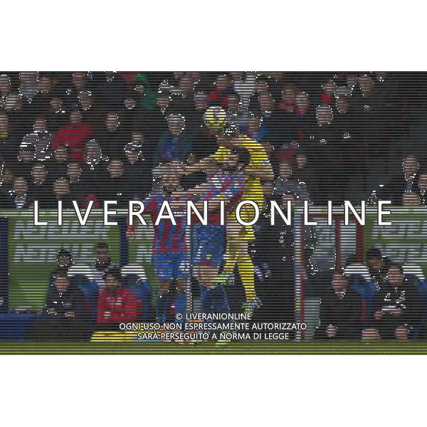 Liverpool\'s Rickie Lambert wins a header from Crystal Palace\'s Mile Jedinak Photographer Craig Mercer/CameraSport Football - Barclays Premiership - Crystal Palace v Liverpool - Sunday 23rd November 2014 - Selhurst Park - London å© CameraSport - 43 Linden Ave. Countesthorpe. Leicester. England. LE8 5PG - Tel: +44 (0) 116 277 4147 - admin@camerasport.com - www.camerasport.com /AGENZIA ALDO LIVERANI SAS - ITALY ONLY - EDITORIAL USE ONLY
