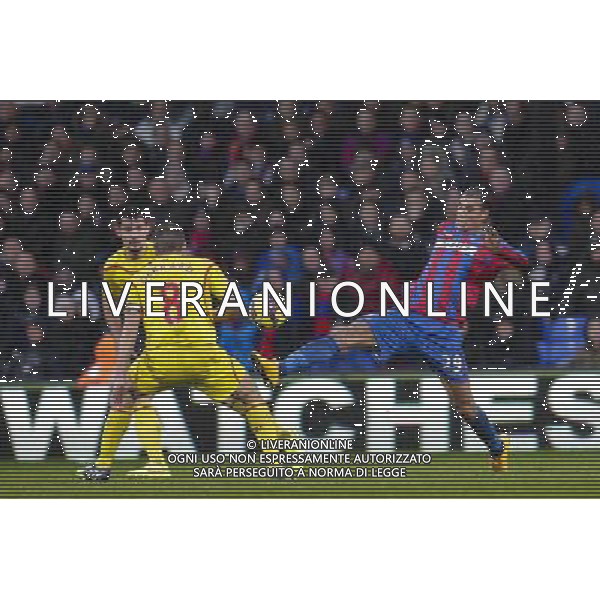 Crystal Palace\'s Marouane Chamakh in action during todays match Photographer Craig Mercer/CameraSport Football - Barclays Premiership - Crystal Palace v Liverpool - Sunday 23rd November 2014 - Selhurst Park - London å© CameraSport - 43 Linden Ave. Countesthorpe. Leicester. England. LE8 5PG - Tel: +44 (0) 116 277 4147 - admin@camerasport.com - www.camerasport.com /AGENZIA ALDO LIVERANI SAS - ITALY ONLY - EDITORIAL USE ONLY