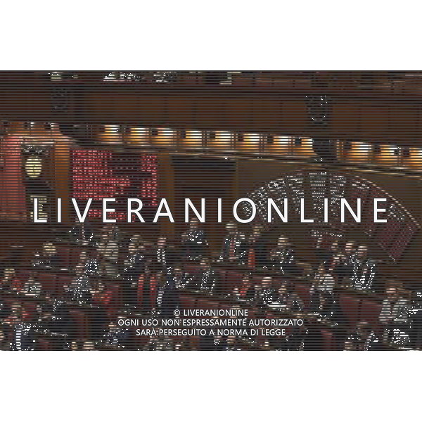 Dichiarazioni di voto del Jobs Act alla camera dall\'aula di Montecitorio Roma 25 novembre 2014 nella foto Tabellone luminoso con il risultato del voto finale ©Corradetti/Agenzia Aldo Liverani sas
