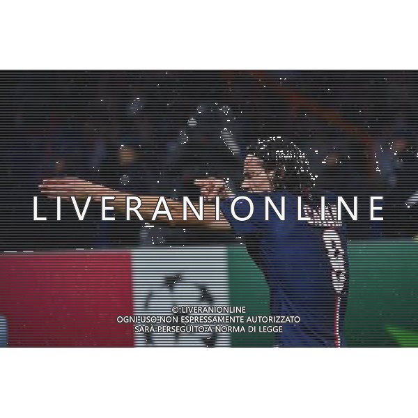 Joie PSG - Edinson CAVANI - 25.11.2014 - Paris Saint Germain / Ajax Amsterdam - Champions League Photo : Dave Winter / Icon Sport AG ALDO LIVERANI SAS ONLY ITALY