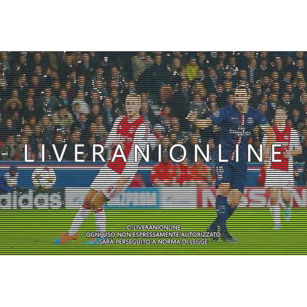 Mike van der Hoorn / Zlatan Ibrahimovic / Nick Viergever - 25.11.2014 - Paris Saint Germain / Ajax Amsterdam - Champions League Photo : VI-Images / Icon Sport AG ALDO LIVERANI SAS ONLY ITALY
