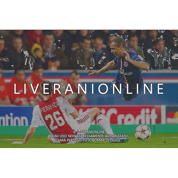 Nick Viergever / Lucas Moura - 25.11.2014 - Paris Saint Germain / Ajax Amsterdam - Champions League Photo : VI-Images / Icon Sport AG ALDO LIVERANI SAS ONLY ITALY