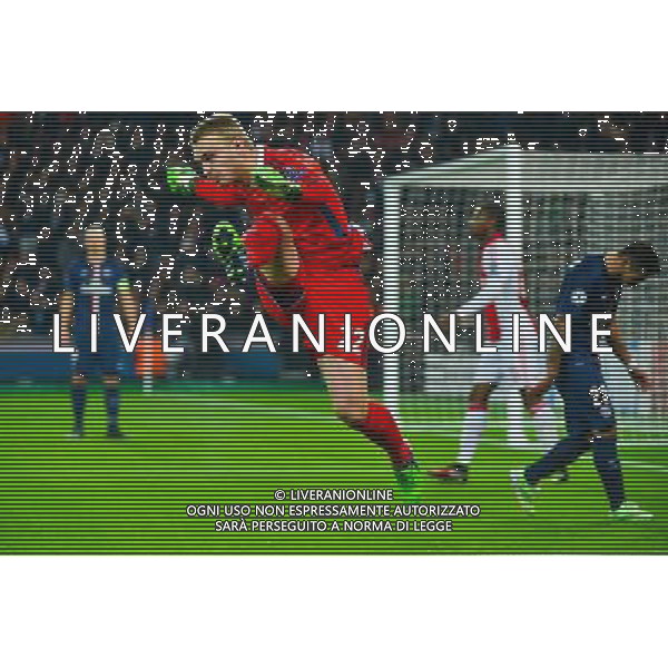 Jasper CILLESSEN - 25.11.2014 - Paris Saint Germain / Ajax Amsterdam - Champions League Photo : Dave Winter / Icon Sport AG ALDO LIVERANI SAS ONLY ITALY