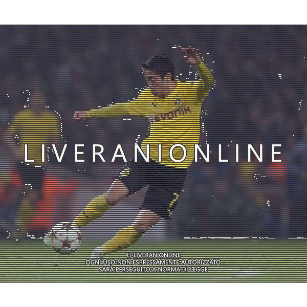 Borussia Dortmund\'s Shinji Kagawa in action during todays match Photographer Kieran Galvin/CameraSport Football - UEFA Champions League First Round Group D - Arsenal v Borussia Dortmund - Wednesday 26th November 2014 - Emirates Stadium - London © CameraSport - 43 Linden Ave. Countesthorpe. Leicester. England. LE8 5PG - Tel: +44 (0) 116 277 4147 - admin@camerasport.com - www.camerasport.com AG ALDO LIVERANI SAS ONLY ITALY