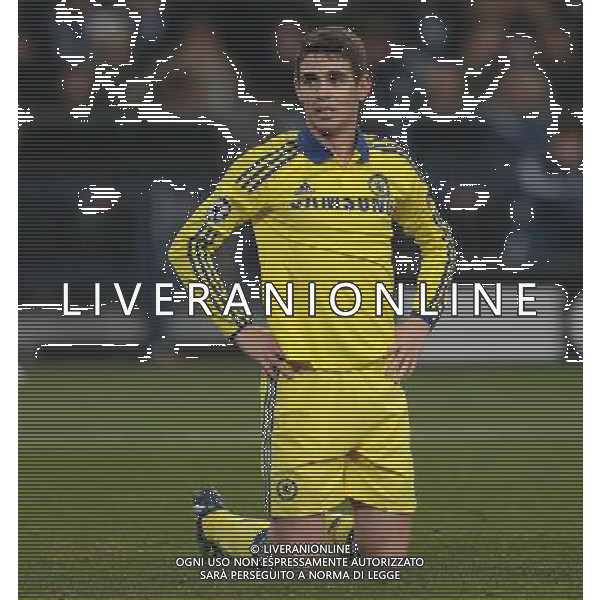firo : Fußball,Fussball : 25.11.2014 Champions League, Saison 2014/2015: FC Schalke 04 - FC Chelsea, S04, Oscar ( Chelsea ), ganze Figur, Gestik, kniet auf dem Boden $worldrightsEs gelten unsere AGB, einsehbar auf www.firosportphoto.de copyright by firo sportphoto: Coesfelder Str. 207 D- 48249 Dülmen www.firosportphoto.de mail@firosportphoto.de (V o l k s b a n k B o c h u m - W i t t e n ) BLZ.: 430 601 29 Kt. Nr.: 341 117 100 Tel: +49-2594 - 9916004 Fax: +49-2594 - 9916005 AG ALDO LIVERANI SAS ONLY ITALY