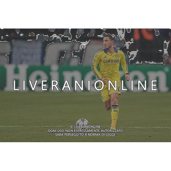firo : Fußball,Fussball : 25.11.2014 Champions League, Saison 2014/2015: FC Schalke 04 - FC Chelsea, S04, Eden Hazard ( Chelsea ), Einzelaktion $worldrightsEs gelten unsere AGB, einsehbar auf www.firosportphoto.de copyright by firo sportphoto: Coesfelder Str. 207 D- 48249 Dülmen www.firosportphoto.de mail@firosportphoto.de (V o l k s b a n k B o c h u m - W i t t e n ) BLZ.: 430 601 29 Kt. Nr.: 341 117 100 Tel: +49-2594 - 9916004 Fax: +49-2594 - 9916005 AG ALDO LIVERANI SAS ONLY ITALY