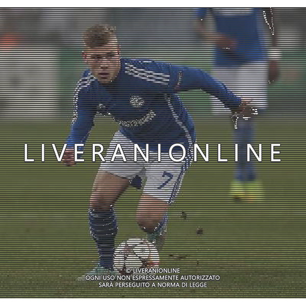 firo : Fußball,Fussball : 25.11.2014 Champions League, Saison 2014/2015: FC Schalke 04 - FC Chelsea, S04, Max Meyer ( Schalke ), Einzelaktion $worldrightsEs gelten unsere AGB, einsehbar auf www.firosportphoto.de copyright by firo sportphoto: Coesfelder Str. 207 D- 48249 Dülmen www.firosportphoto.de mail@firosportphoto.de (V o l k s b a n k B o c h u m - W i t t e n ) BLZ.: 430 601 29 Kt. Nr.: 341 117 100 Tel: +49-2594 - 9916004 Fax: +49-2594 - 9916005 AG ALDO LIVERANI SAS ONLY ITALY