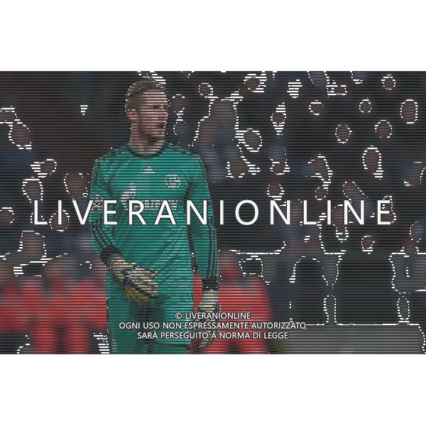 firo : Fußball,Fussball : 25.11.2014 Champions League, Saison 2014/2015: FC Schalke 04 - FC Chelsea, S04, Ralf Fährmann, Faehrmann ( Schalke ), halbe Figur, Gestik, enttäuscht, enttaeuscht, unzufrieden $worldrightsEs gelten unsere AGB, einsehbar auf www.firosportphoto.de copyright by firo sportphoto: Coesfelder Str. 207 D- 48249 Dülmen www.firosportphoto.de mail@firosportphoto.de (V o l k s b a n k B o c h u m - W i t t e n ) BLZ.: 430 601 29 Kt. Nr.: 341 117 100 Tel: +49-2594 - 9916004 Fax: +49-2594 - 9916005 AG ALDO LIVERANI SAS ONLY ITALY