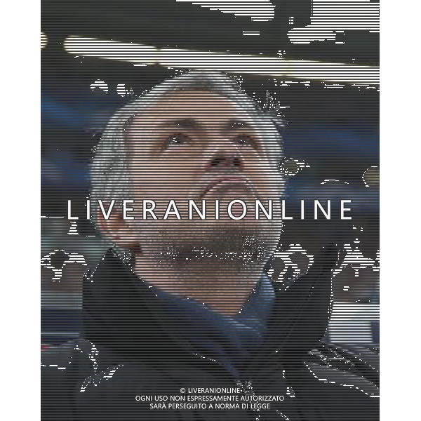 firo : 25.11.2014 Fu§ball, 1.Bundesliga,CL, Champions LEAGUE, Saison 2014/2015, FC Schalke 04 - Chelsea FC 0:5 Trainer Jose MOURINHO, Chelsea, Portrait auf der Bank $worldrights,Es gelten unsere AGB, einsehbar auf www.firosportphoto.de, copyright by firo sportphoto: Coesfelder Str. 207 D-48249 DŸlmen www.firosportphoto.de mail@firosportphoto.de (V o l k s b a n k B o c h u m - W i t t e n ) BLZ.: 430 601 29 Kt. Nr.: 341 117 100 Tel:Ê +49-2594-9916004 Fax:Ê+49-2594-9916005 AG ALDO LIVERANI SAS ONLY ITALY
