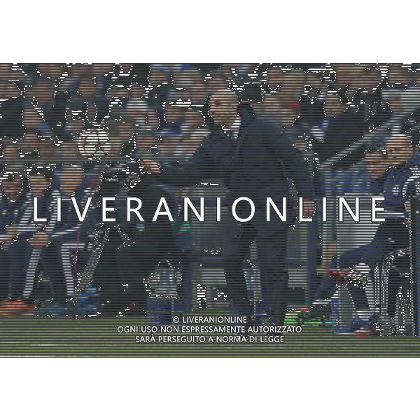 firo : 25.11.2014 Fu§ball, 1.Bundesliga,CL, Champions LEAGUE, Saison 2014/2015, FC Schalke 04 - Chelsea FC 0:5 Trainer Roberto DI MATTEO, Schalke mit Ball $worldrights,Es gelten unsere AGB, einsehbar auf www.firosportphoto.de, copyright by firo sportphoto: Coesfelder Str. 207 D-48249 DŸlmen www.firosportphoto.de mail@firosportphoto.de (V o l k s b a n k B o c h u m - W i t t e n ) BLZ.: 430 601 29 Kt. Nr.: 341 117 100 Tel:Ê +49-2594-9916004 Fax:Ê+49-2594-9916005 AG ALDO LIVERANI SAS ONLY ITALY