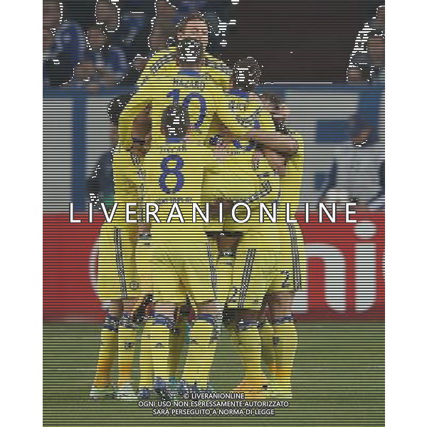 firo Fu§ball,Fussball, 25.11.2014 Champions League FC Schalke - Chelsea 0:5 Jubeltraube Chelsea um John Terry nachdem Tor zum 1:0 $worldrightsEs gelten unsere AGB, einsehbar auf www.firosportphoto.de copyright by firo sportphoto: Coesfelder Str. 207 D- 48249 DŸlmen www.firosportphoto.de mail@firosportphoto.de (V o l k s b a n k B o c h u m - W i t t e n ) BLZ.: 430 601 29 Kt. Nr.: 341 117 100 Tel: +49-2594 - 9916004 Fax: +49-2594 - 9916005 AG ALDO LIVERANI SAS ONLY ITALY