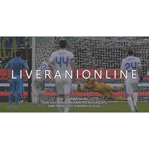 UEFA Europa League 2014/2015 Gruppo F Milano - 27.11.2014 Inter-Dnipro Nella Foto:handanovic para il rigore di rotan /Ph.Vitez-Ag. Aldo Liverani