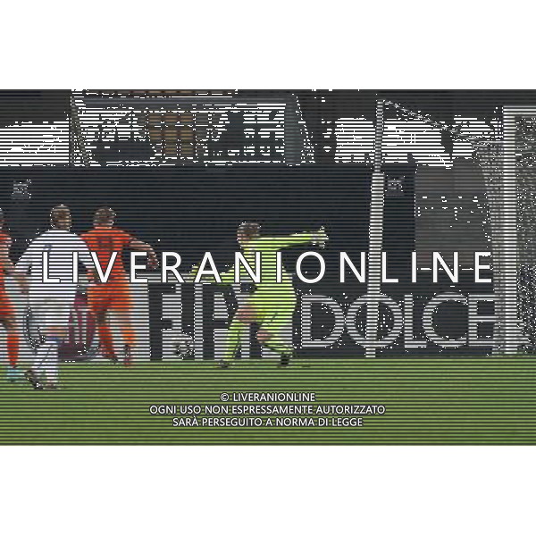 Italia - Olanda nazionale femminile qualificazione Campionati Mondiali 2015 - Verona 27 novembre 2014 nella foto il secondo gol di miedema ©Garbuio/AGENZIA ALDO LIVERANI SAS