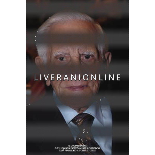 Milano 29/10/2004â€¨Pres.Anteprima Europea del Film-Documentario sulla vita di Pele\'â€¨nella foto: Savino Guglielmetti Oro Olimpico A Los Angeles nel 1932â€¨ginnastica ( 93 anni )â€¨foto Danilo Recalcati/Ag.Aldo Liveraniâ€¨