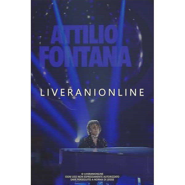 Roma - 28/11/2014 - Rai Studio Nomentano - Trasmissione TV \' Tale e Quale Show \' - nella foto: Attilio Fontana interpreta John Lennon / Ph. Fabrizio Corradetti - Ag. Aldo Liverani sas
