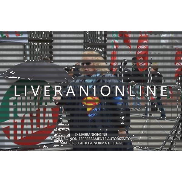 Manifestazione \' No Tax Day \' con comizio di forza Italia a Milano piazza S. Fedele 29 novembre 2014 ©Gazzaniga/AGENZIA ALDO LIVERANI SAS