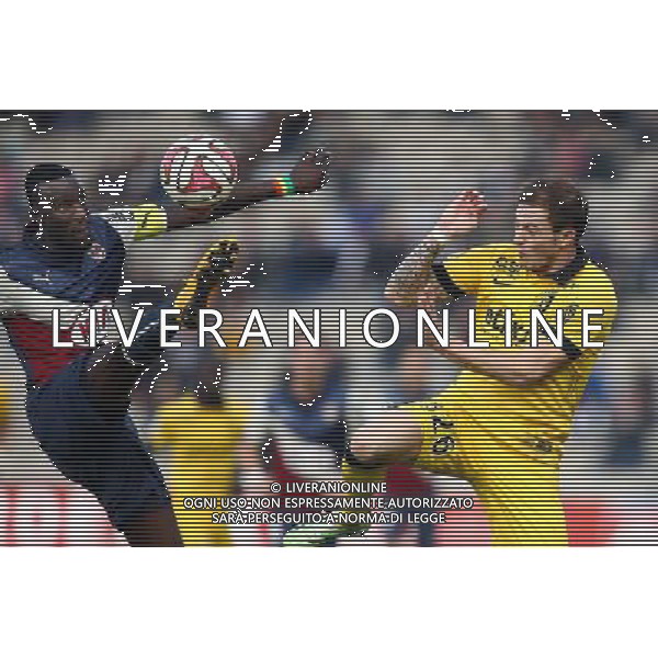 Nolan Roux / Ludovic Sane - 30.11.2014 - Bordeaux / Lille - 15eme journee de Ligue 1 Photo : Manuel Blondeau / Icon Sport /Agenzia Aldo Liverani sas - ITALY ONLY - EDITORIAL USE ONLY