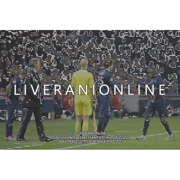 Laurent Blanc / Adrien Rabiot / Blaise Matuidi - 29.11.2014 - Paris Saint Germain / Nice - 15eme journee de Ligue 1 Photo : Andre Ferreira / Icon Sport /Agenzia Aldo Liverani sas - ITALY ONLY - EDITORIAL USE ONLY