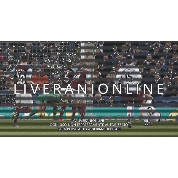 Aston Villa\'s Joe Cole (N0.12) scores the opening goal Photographer Rich Linley/CameraSport Football - Barclays Premiership - Burnley v Aston Villa - Saturday 29th November 2014 - Turf Moor - Burnley © CameraSport - 43 Linden Ave. Countesthorpe. Leicester. England. LE8 5PG - Tel: +44 (0) 116 277 4147 - admin@camerasport.com - www.camerasport.com AG ALDO LIVERANI SAS ONLY ITALY