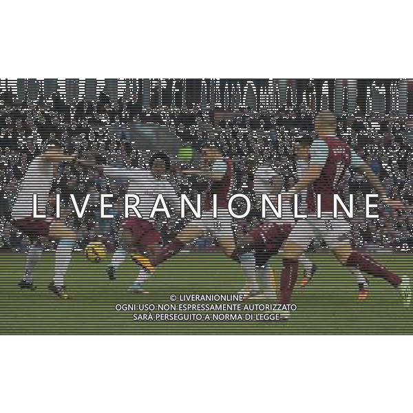 Burnley\'s Danny Ings has his short range shot charged down Photographer Rich Linley/CameraSport Football - Barclays Premiership - Burnley v Aston Villa - Saturday 29th November 2014 - Turf Moor - Burnley © CameraSport - 43 Linden Ave. Countesthorpe. Leicester. England. LE8 5PG - Tel: +44 (0) 116 277 4147 - admin@camerasport.com - www.camerasport.com AG ALDO LIVERANI SAS ONLY ITALY