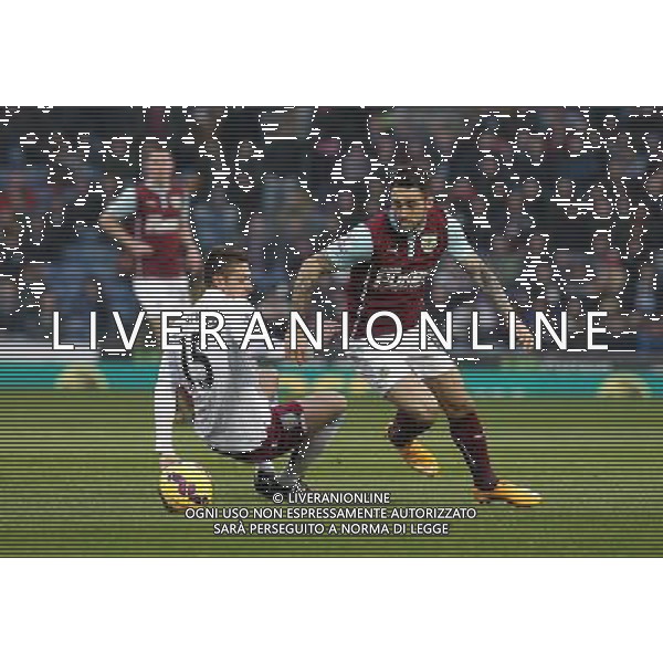 Burnley\'s Danny Ings runs past Aston Villa\'s Ashley Westwood Photographer Rich Linley/CameraSport Football - Barclays Premiership - Burnley v Aston Villa - Saturday 29th November 2014 - Turf Moor - Burnley © CameraSport - 43 Linden Ave. Countesthorpe. Leicester. England. LE8 5PG - Tel: +44 (0) 116 277 4147 - admin@camerasport.com - www.camerasport.com AG ALDO LIVERANI SAS ONLY ITALY