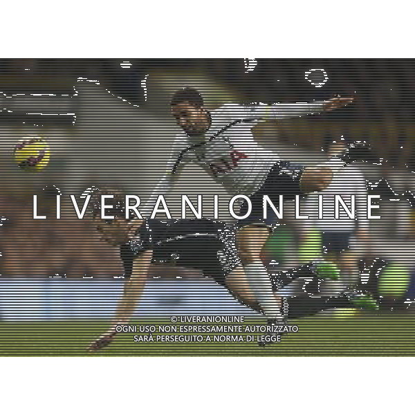 Everton\'s Leighton Baines under pressure from Tottenham Hotspur\'s Aaron Lennon Photographer Kieran Galvin/CameraSport Football - Barclays Premiership - Tottenham Hotspur v Everton - Sunday 30th November 2014 - White Hart Lane - London © CameraSport - 43 Linden Ave. Countesthorpe. Leicester. England. LE8 5PG - Tel: +44 (0) 116 277 4147 - admin@camerasport.com - www.camerasport.com AG ALDO LIVERANI SAS ONLY ITALY