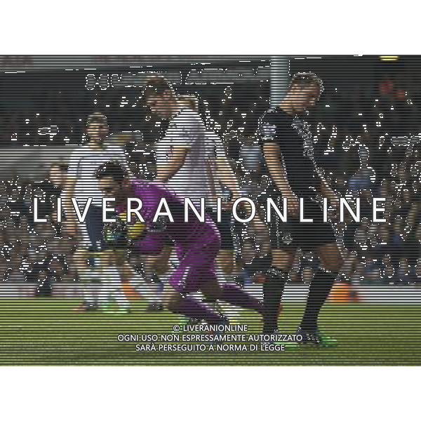 Tottenham Hotspur\'s Hugo Lloris Photographer Kieran Galvin/CameraSport Football - Barclays Premiership - Tottenham Hotspur v Everton - Sunday 30th November 2014 - White Hart Lane - London © CameraSport - 43 Linden Ave. Countesthorpe. Leicester. England. LE8 5PG - Tel: +44 (0) 116 277 4147 - admin@camerasport.com - www.camerasport.com AG ALDO LIVERANI SAS ONLY ITALY