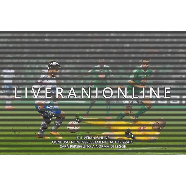 Stephane RUFFIER / Nabil FEKIR - 30.11.2014 - Saint Etienne / Lyon - 15eme journee de Ligue 1 Photo : Jean Paul Thomas / Icon Sport AG ALDO LIVERANI SAS ONLY ITALY