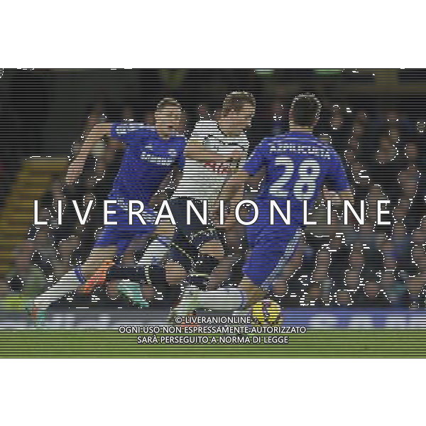 Tottenham Hotspur\'s Harry Kane battles with Chelsea\'s Nemanja Matic (left) and Cesar Azpilicueta Photographer Ashley Western/CameraSport Football - Barclays Premiership - Chelsea v Tottenham Hotspur - Wednesday 3rd December 2014 - Stamford Bridge - London © CameraSport - 43 Linden Ave. Countesthorpe. Leicester. England. LE8 5PG - Tel: +44 (0) 116 277 4147 - admin@camerasport.com - www.camerasport.com AG ALDO LIVERANI SAS ONLY ITALY