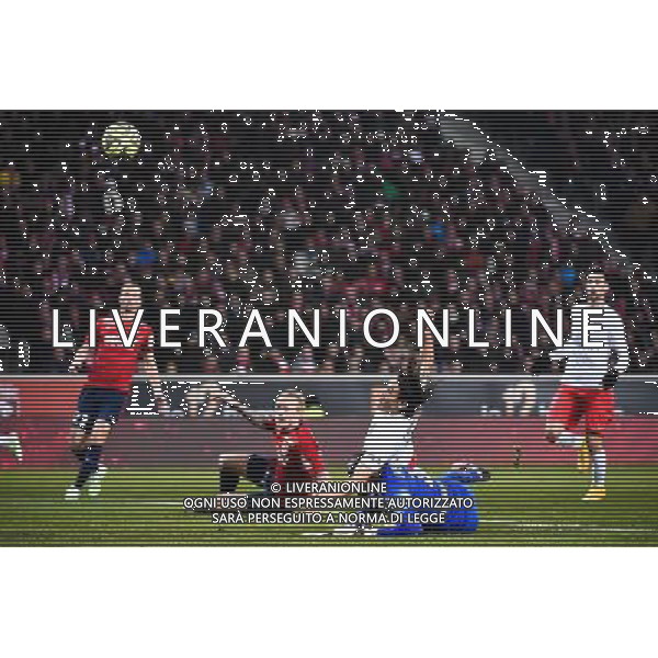 Goal Edinson CAVANI - 03.12.2014 - Lille / Paris Saint Germain - 16eme journee de Ligue 1 Photo : Fred Porcu / Icon Sport /AGENZIA ALDO LIVERANI SAS - ITALY ONLY - EDITORIAL USE ONLY