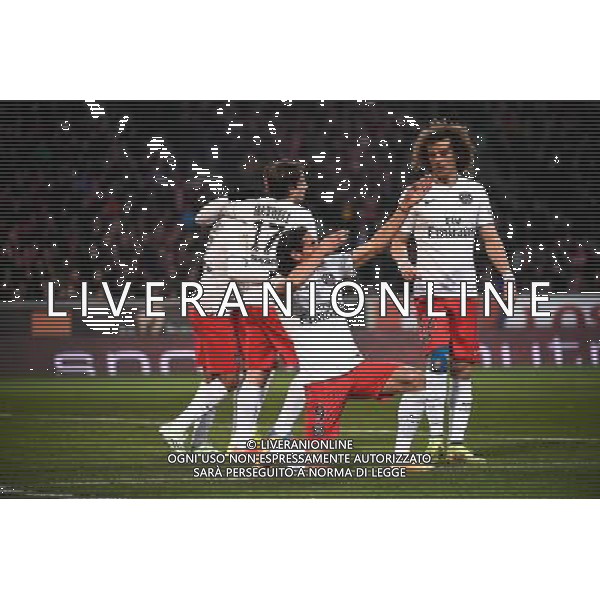 Joie PSG - Edinson CAVANI - 03.12.2014 - Lille / Paris Saint Germain - 16eme journee de Ligue 1 Photo : Fred Porcu / Icon Sport /AGENZIA ALDO LIVERANI SAS - ITALY ONLY - EDITORIAL USE ONLY