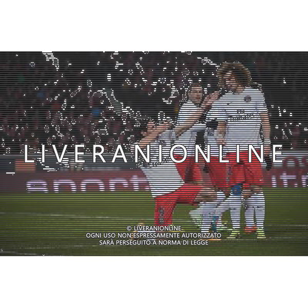 Joie PSG - Edinson CAVANI - 03.12.2014 - Lille / Paris Saint Germain - 16eme journee de Ligue 1 Photo : Fred Porcu / Icon Sport /AGENZIA ALDO LIVERANI SAS - ITALY ONLY - EDITORIAL USE ONLY