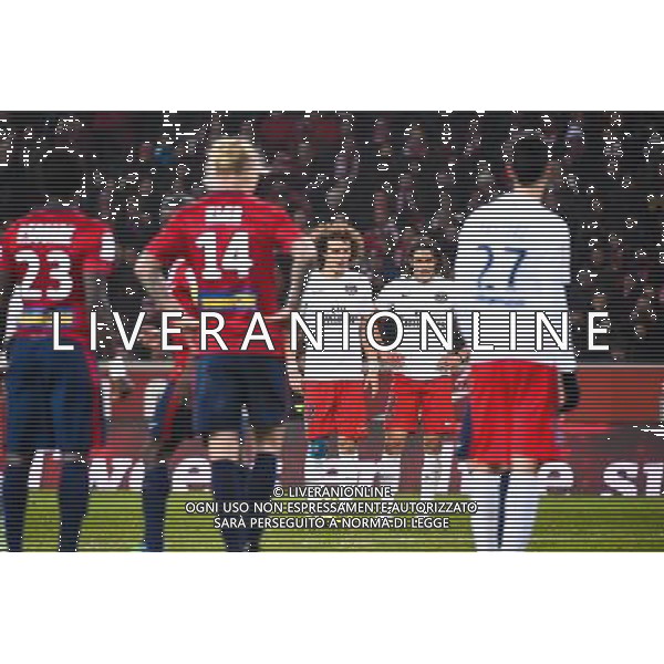 David LUIZ / Edinson CAVANI - 03.12.2014 - Lille / Paris Saint Germain - 16eme journee de Ligue 1 - Photo : Fred Porcu / Icon Sport /AGENZIA ALDO LIVERANI SAS - ITALY ONLY - EDITORIAL USE ONLY