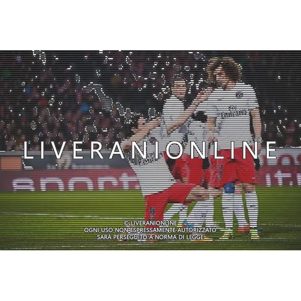 Edinson CAVANI / David LUIZ - 03.12.2014 - Lille / Paris Saint Germain - 16eme journee de Ligue 1 - Photo : Fred Porcu / Icon Sport /AGENZIA ALDO LIVERANI SAS - ITALY ONLY - EDITORIAL USE ONLY