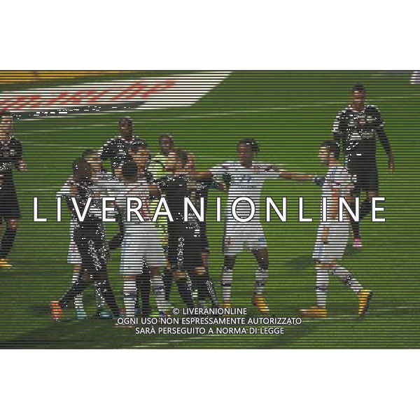 Illustration altercation - Antoine CONTE / Maxime GONALONS - 04.12.2014 - Lyon / Reims - 16eme journee de Ligue 1 Photo : Jean Paul Thomas / Icon Sport AG ALDO LIVERANI SAS ONLY ITALY