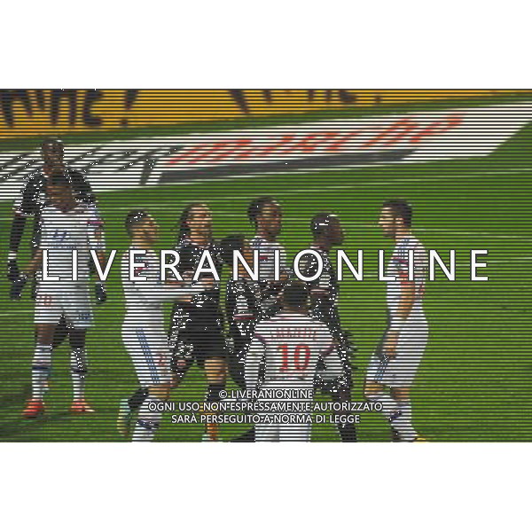 Illustration altercation - Antoine CONTE / Maxime GONALONS - 04.12.2014 - Lyon / Reims - 16eme journee de Ligue 1 Photo : Jean Paul Thomas / Icon Sport AG ALDO LIVERANI SAS ONLY ITALY