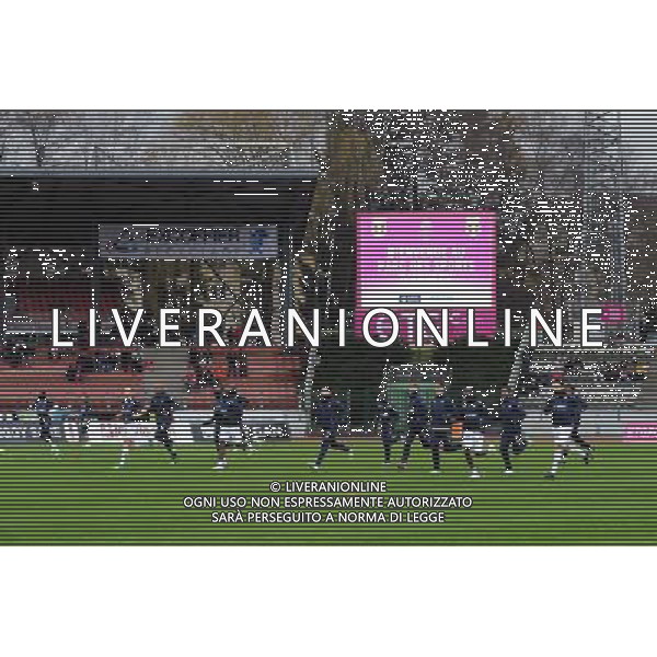 AMBIANCE ECHAUFFEMENT / EQUIPE DE EVIAN - 07.12.2014 - Evian Thonon / Lyon - 17eme journee de Ligue 1 - Photo : Jean Paul Thomas / Icon Sport AG ALDO LIVERANI SAS ONLY ITALY