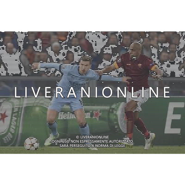 Roma - 10/12/2014 - Stadio Olimpico - Uefa Champions League 2014/2015 - AS Roma vs Manchester City - nella foto: edin dzeko e douglas Maicon / Ph Fabrizio Corradetti - Ag. Aldo Liverani sas