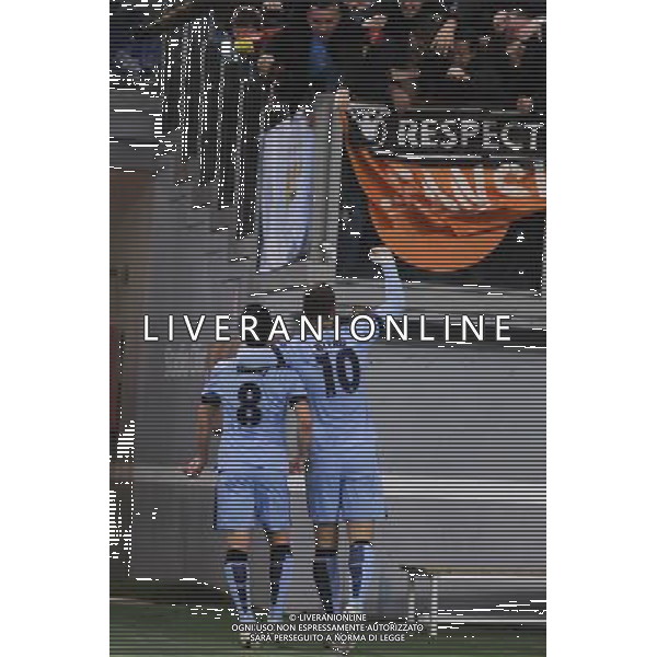 Roma - 10/12/2014 - Stadio Olimpico - Uefa Champions League 2014/2015 - AS Roma vs Manchester City - nella foto: nasri e dzeko esultano con i tifosi / Ph Fabrizio Corradetti - Ag. Aldo Liverani sas