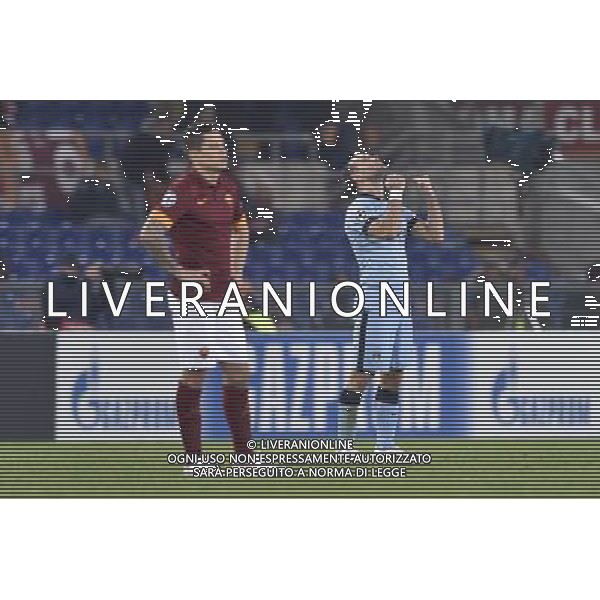 Roma - 10/12/2014 - Stadio Olimpico - Uefa Champions League 2014/2015 - AS Roma vs Manchester City - nella foto: Pablo Zabaleta esulta al fischio finale / Ph Fabrizio Corradetti - Ag. Aldo Liverani sas