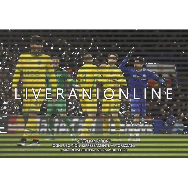 Chelsea\'s Diego Costa protests to Sporting CP\'s Mauricio Photographer Ashley Western/CameraSport Football - UEFA Champions League Group G - Chelsea v Sporting Lisbon - Wednesday 10th December 2014 - Stamford Bridge - London © CameraSport - 43 Linden Ave. Countesthorpe. Leicester. England. LE8 5PG - Tel: +44 (0) 116 277 4147 - admin@camerasport.com - www.camerasport.com /Agenzia Aldo Liverani Sas - ITALY ONLY - EDITORIAL USE ONLY
