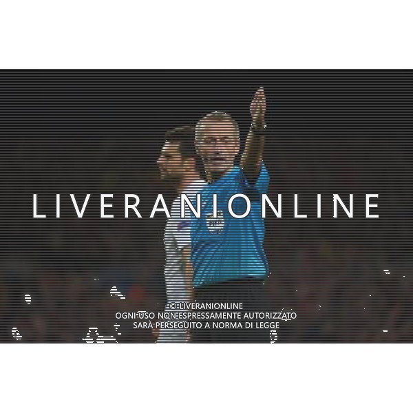 Martin ATKINSON - 10.12.2014 - Barcelone / Paris Saint Germain - Champions League Photo : Dave Winter / Icon Sport AG ALDO LIVERANI SAS ONLY ITALY