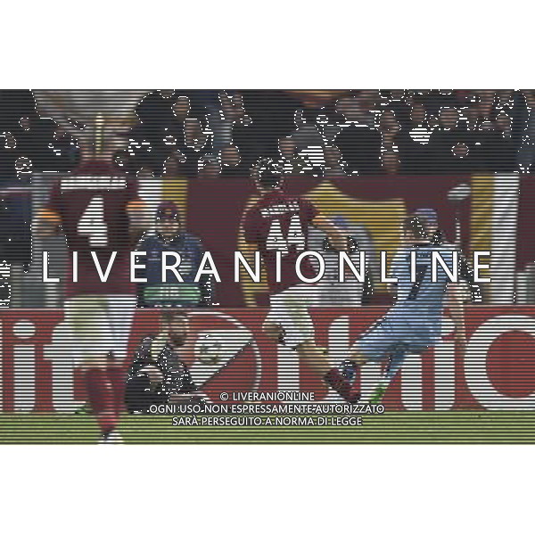 Roma - 10/12/2014 - Stadio Olimpico - Uefa Champions League 2014/2015 - AS Roma vs Manchester City - nella foto: L\'occasione di James Milner / Ph Fabrizio Corradetti - Ag. Aldo Liverani sas