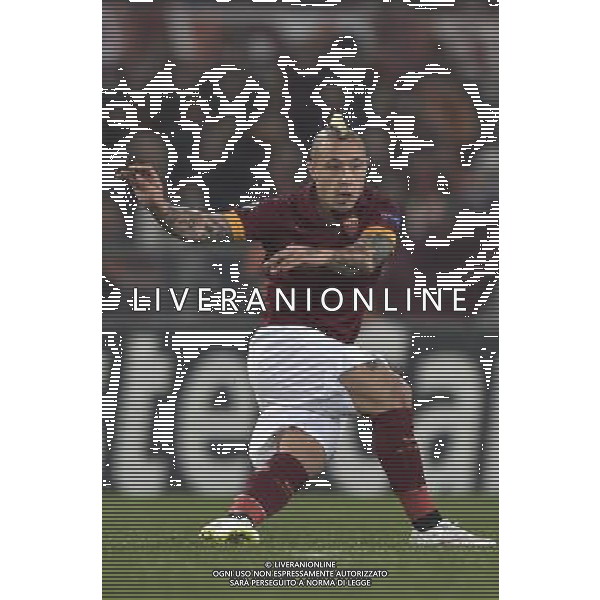 Roma - 10/12/2014 - Stadio Olimpico - Uefa Champions League 2014/2015 - AS Roma vs Manchester City - nella foto: Radja Nainggolan / Ph Fabrizio Corradetti - Ag. Aldo Liverani sas