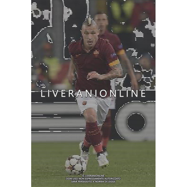 Roma - 10/12/2014 - Stadio Olimpico - Uefa Champions League 2014/2015 - AS Roma vs Manchester City - nella foto: Radja Nainggolan / Ph Fabrizio Corradetti - Ag. Aldo Liverani sas