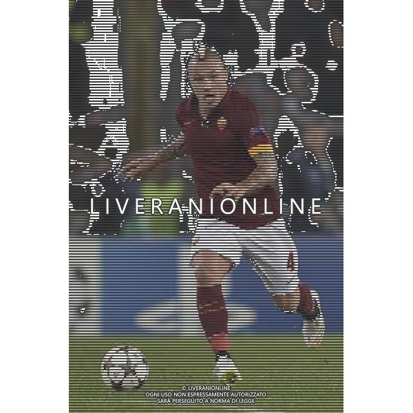 Roma - 10/12/2014 - Stadio Olimpico - Uefa Champions League 2014/2015 - AS Roma vs Manchester City - nella foto: Radja Nainggolan / Ph Fabrizio Corradetti - Ag. Aldo Liverani sas