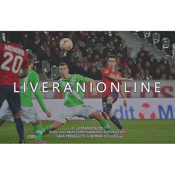 Sebastien CORCHIA / Ivan PERISIC - 11.12.2014 - Lille / Wolfsbourg - Europa League Photo : Dave Winter / Icon Sport /Agenzia Aldo Liverani sas - ITALY ONLY - EDITORIAL USE ONLY