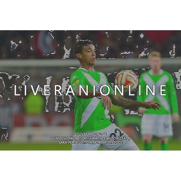 Luiz GUSTAVO - 11.12.2014 - Lille / Wolfsbourg - Europa League Photo : Dave Winter / Icon Sport /Agenzia Aldo Liverani sas - ITALY ONLY - EDITORIAL USE ONLY