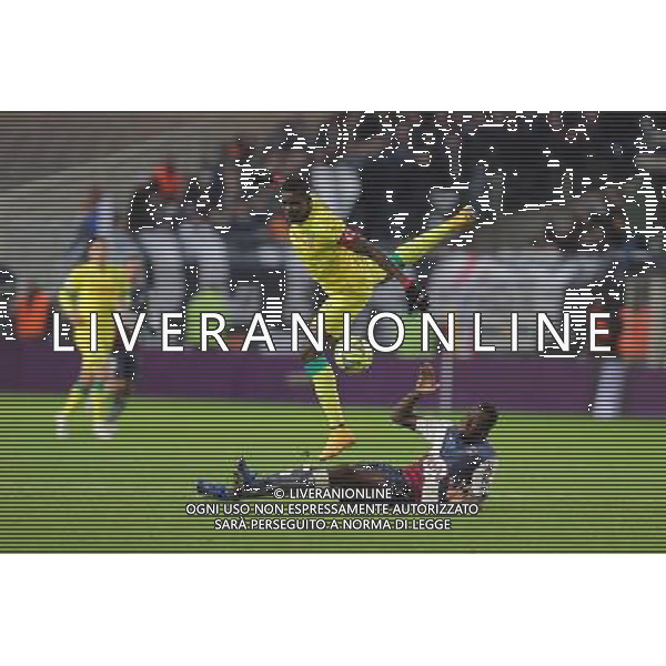 Papi DJILOBODJI / Cheik DIABATE - 13.12.2014 - Nantes / Bordeaux - 18eme journee de Ligue1 Photo : Vincent Michel / Icon Sport AG ALDO LIVERANI SAS ONLY ITALY